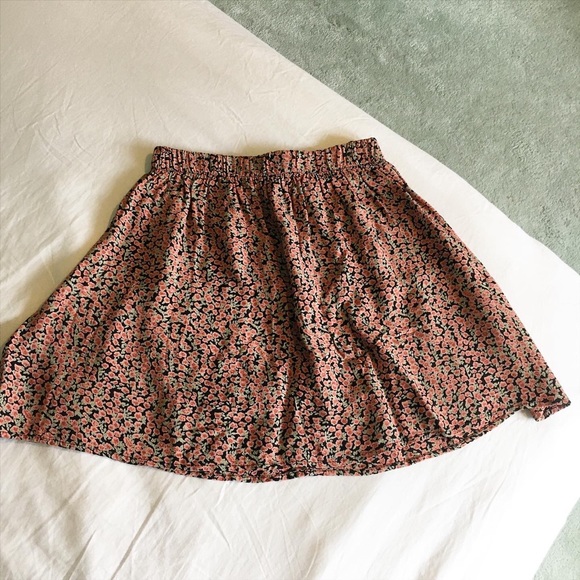 Brandy Melville Skirt - Picture 3 of 5